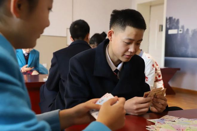 趣学英语_英语趣配音学币怎么用_国少英语和趣趣英语哪个好