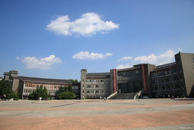 上海第二工业大学文理学院