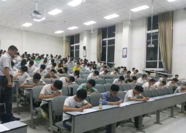 什么是最容易进入大学的证书？积分不够的话，来这里！