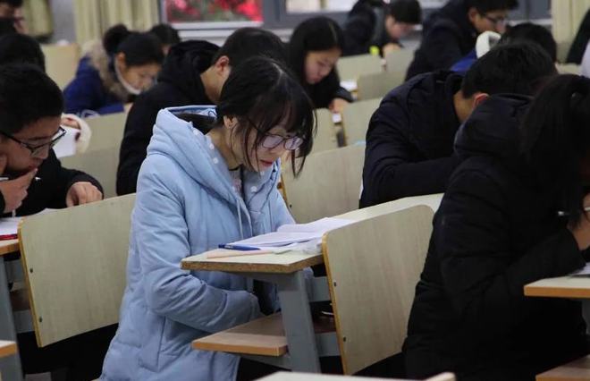 大学英语四六年级有调整，部分同学下次可能见不到你了，看你有没有在里面