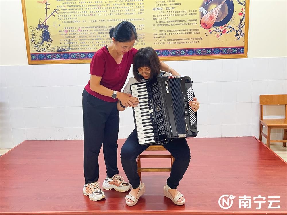 白天上班，晚上学艺 南宁青年夜校点燃新“夜”态