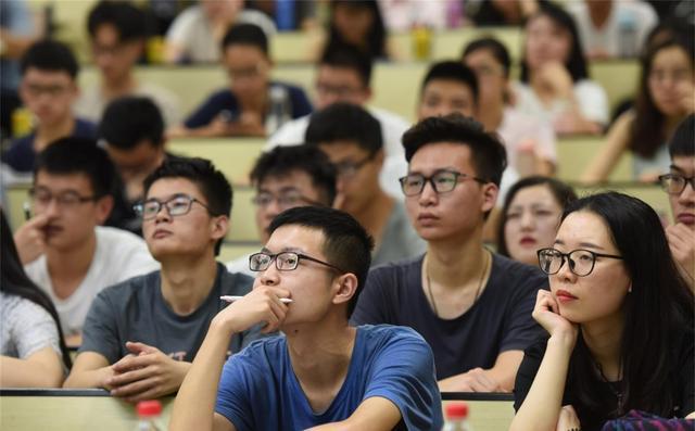 怎么自学英语口语_自学口语英语咋学_自学口语英语的app