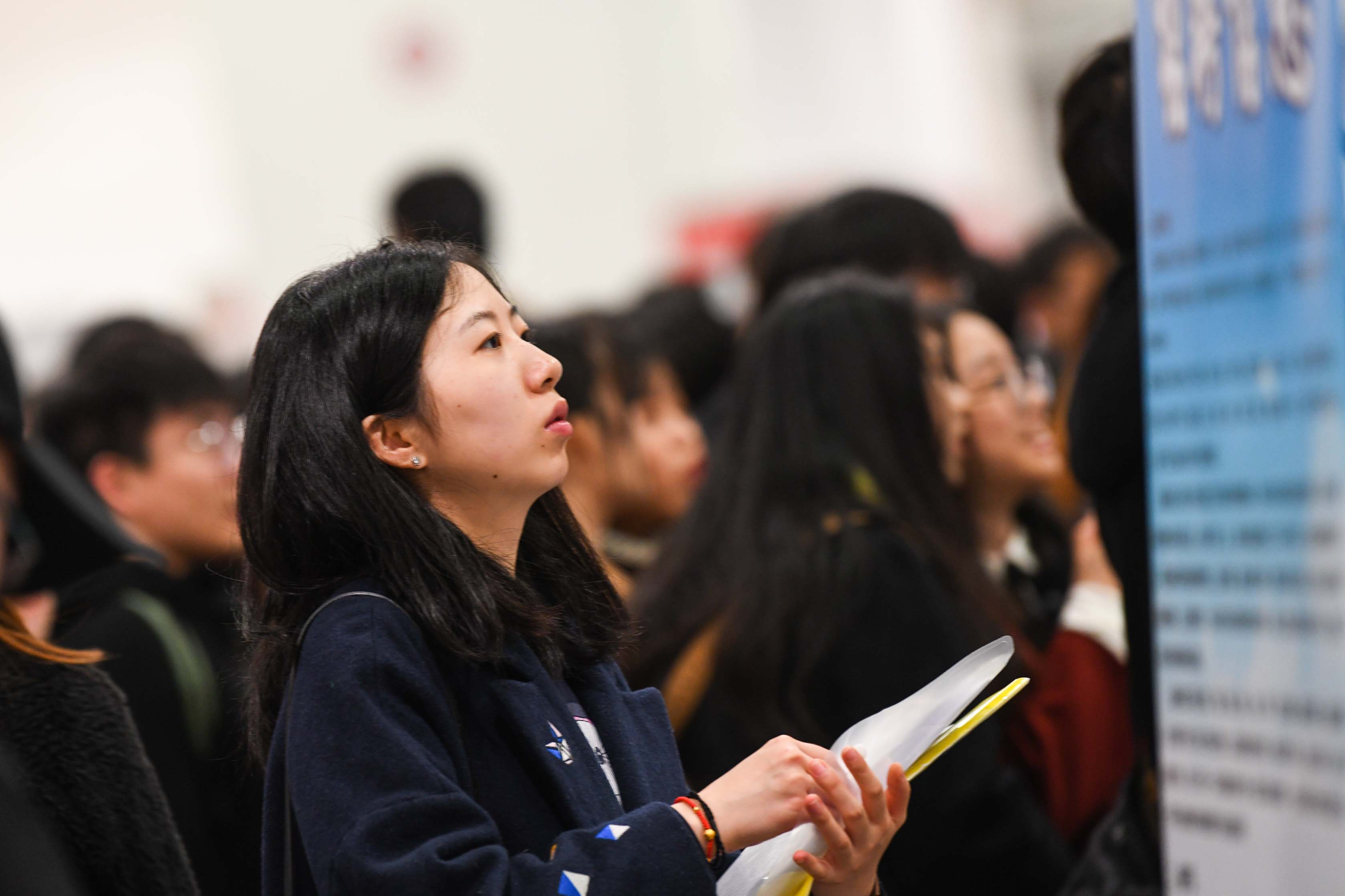 教培留学咨询成吸纳海归主要领域！8成求职留学生为硕博学历，商科计算机专业人才多