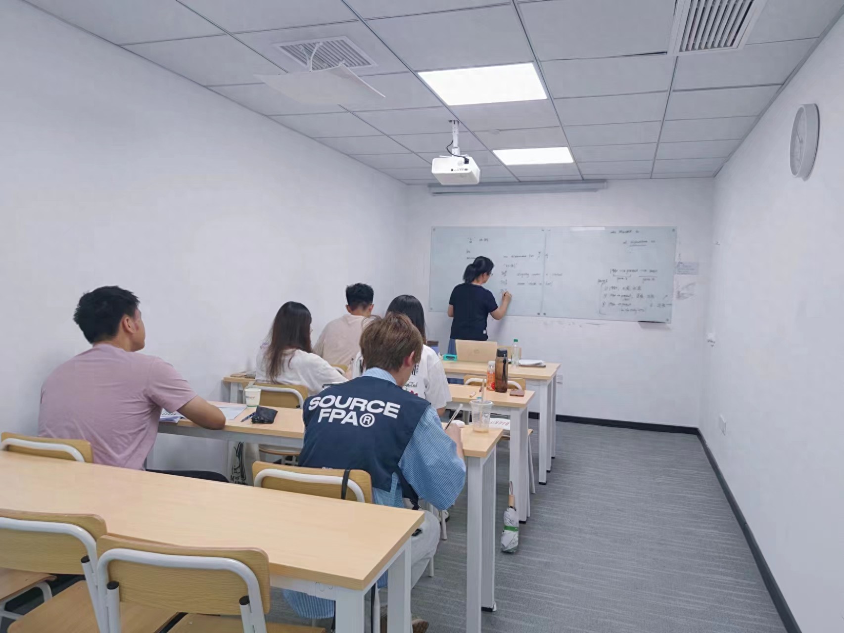 福州托福暑假班哪家好？一飞外语三驾马，拉你冲进理想学府​