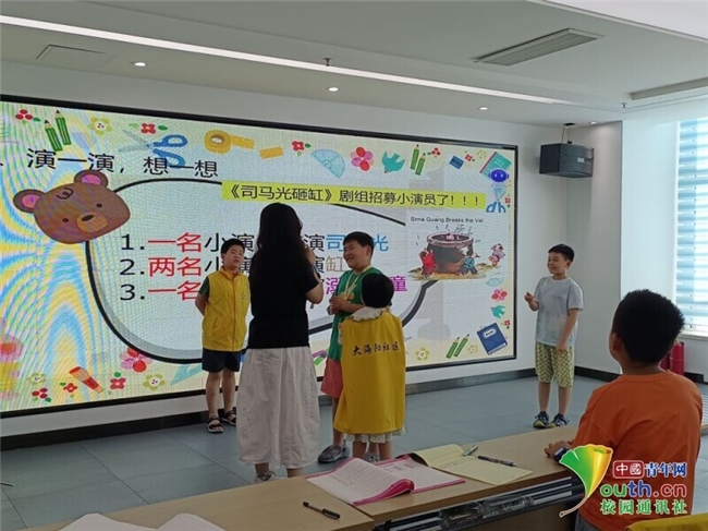 自我介绍英语口语_口语英语介绍怎么说_口语英语介绍自己性格与优缺点