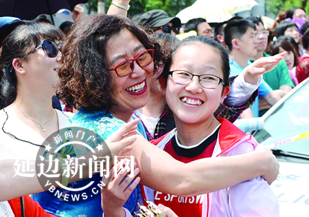 万名初中毕业生笑迎人生第一考